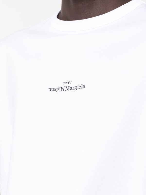 Tricou